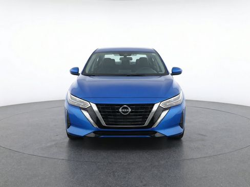 Used 2025 Nissan Sentra SV FWD image 2
