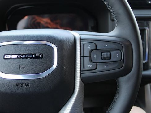 Used 2023 GMC Yukon Denali AWD/4WD image 24