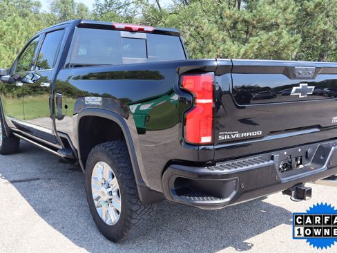 Used 2025 Chevrolet Silverado 2500 High Country w/ Technology Package image 9
