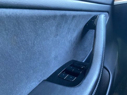 Used 2019 Tesla Model 3 image 21
