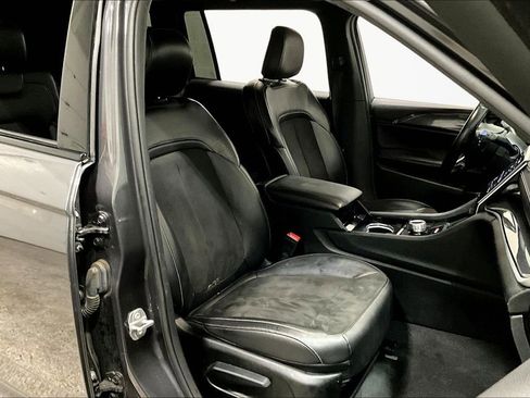 Used 2022 Jeep Grand Cherokee L Laredo image 28