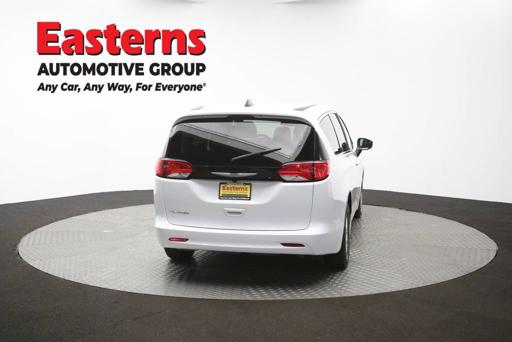 Used 2022 Chrysler Voyager LX FWD image 38