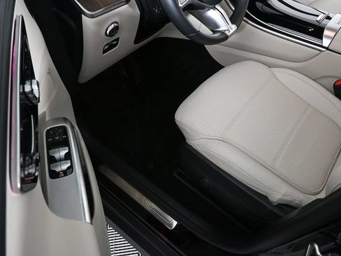 Certified 2024 Mercedes-Benz GLC 300 4MATIC image 7
