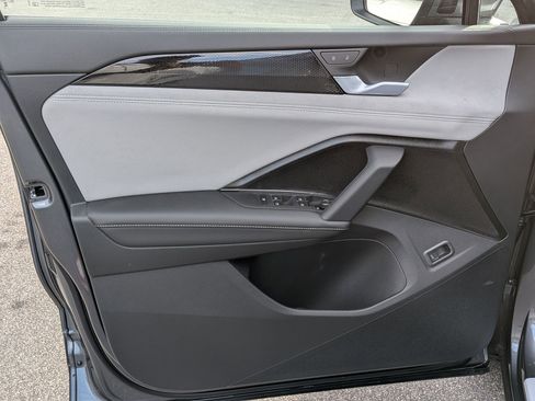 New 2026 Volkswagen Tiguan SE image 11