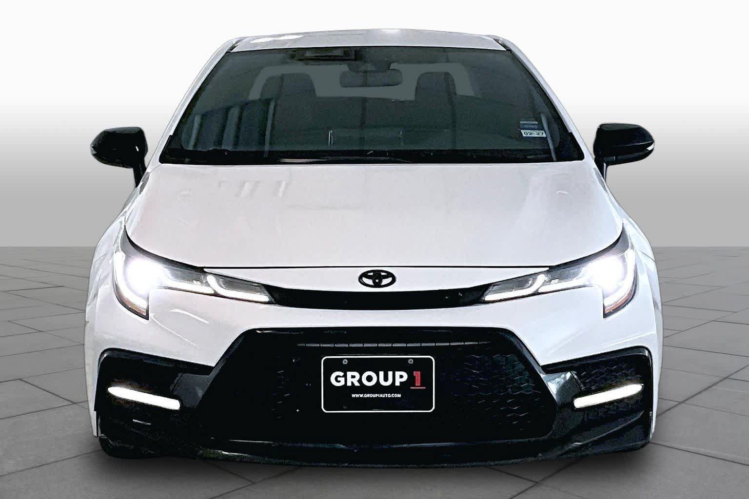 Used 2021 Toyota Corolla SE FWD image 3
