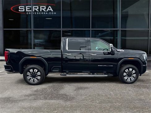 Used 2024 GMC Sierra 2500 Denali image 6