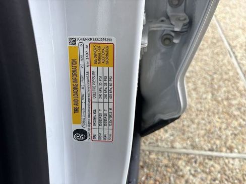 Certified 2025 GMC Acadia Elevation FWD image 34