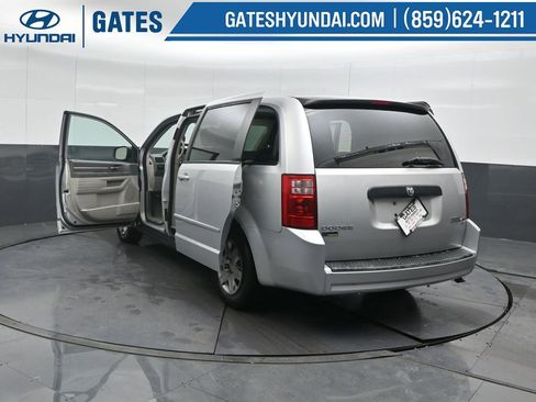 Used 2010 Dodge Grand Caravan SE w/ Climate Group image 46