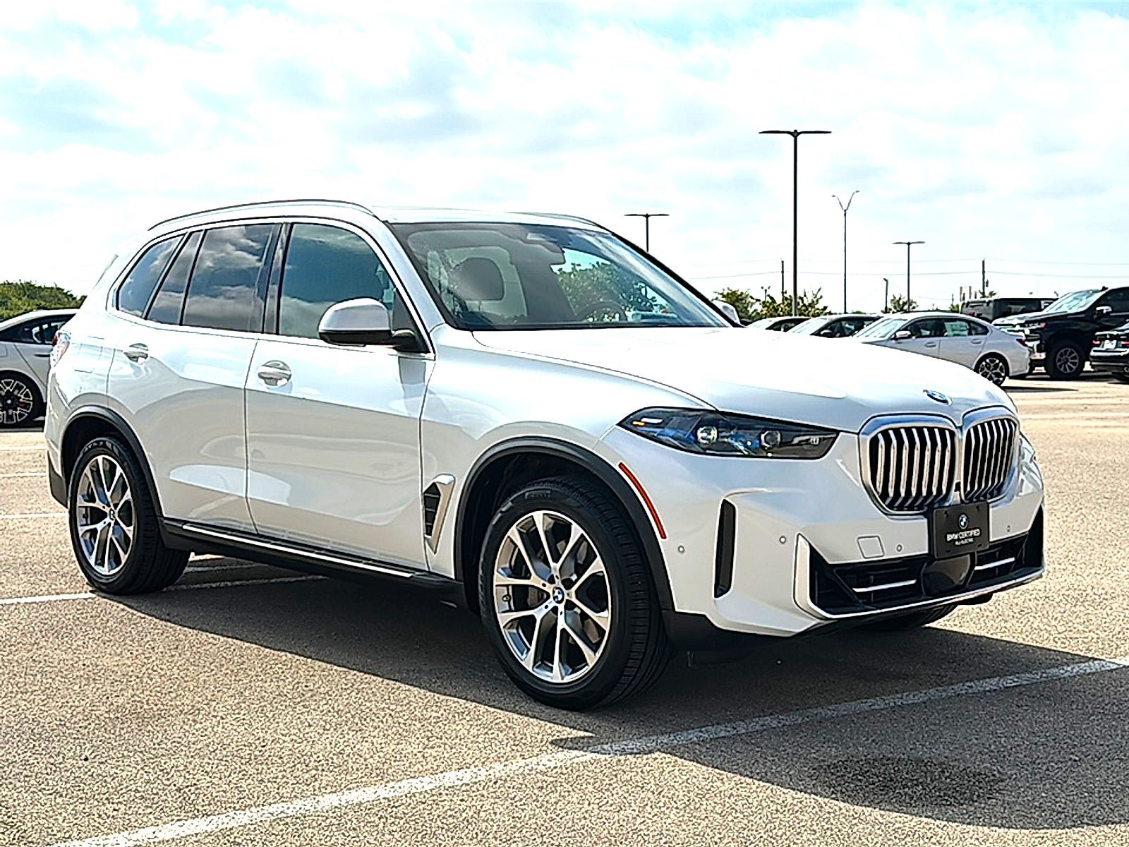 Used 2024 BMW X5 xDrive40i w/ Premium Package AWD/4WD image 10
