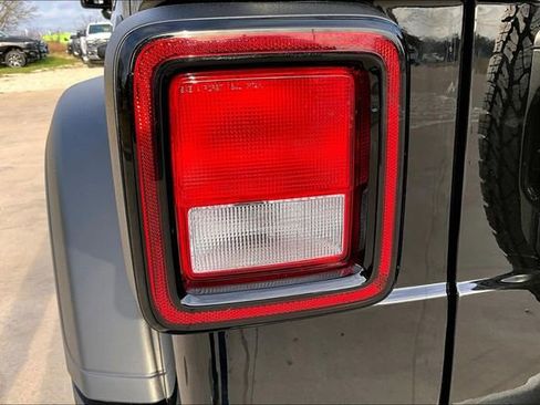 New 2026 Jeep Wrangler Unlimited Sport w/ Convenience Group image 18