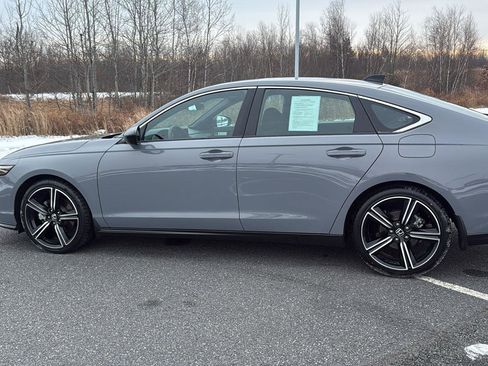 Used 2023 Honda Accord Sport image 11
