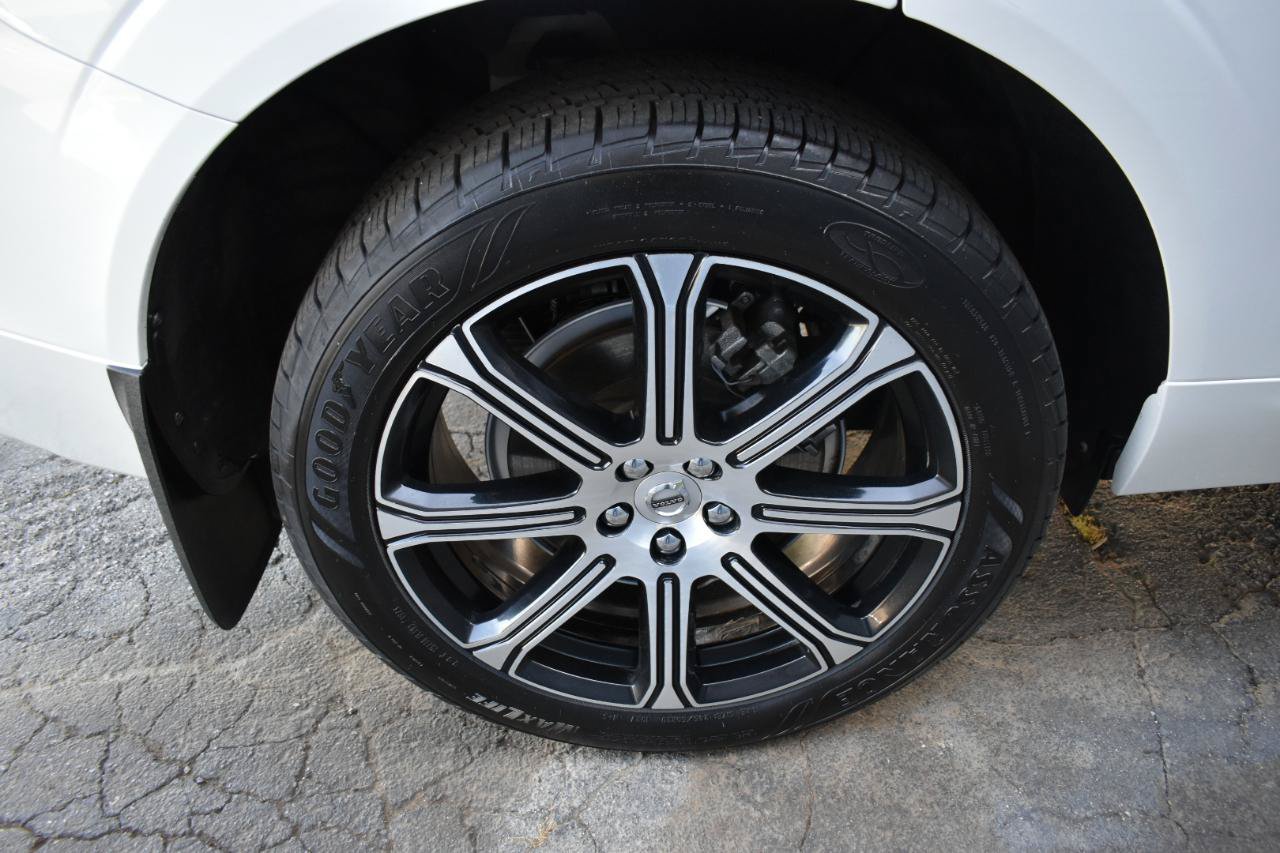 Used 2019 Volvo XC60 T8 Inscription w/ Advanced Package AWD/4WD image 34