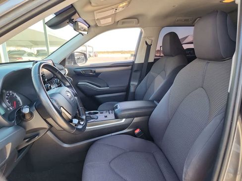 Used 2020 Toyota Highlander L image 15