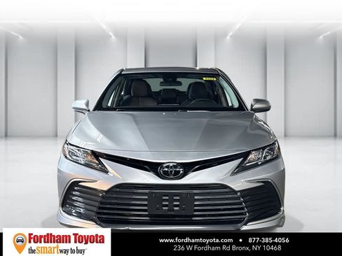 Used 2023 Toyota Camry LE image 2