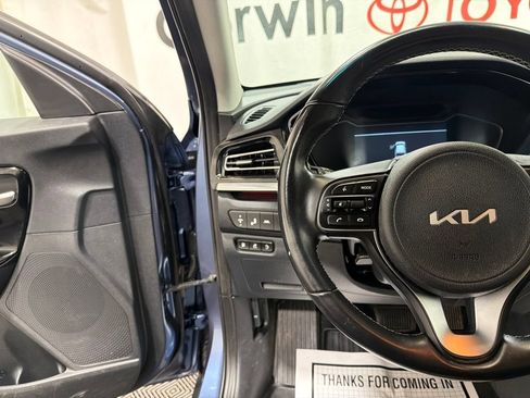 Used 2022 Kia Niro EX FWD image 24