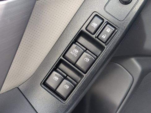 Used 2016 Subaru Forester 2.5i Touring w/ Eyesight & Navigation System image 20