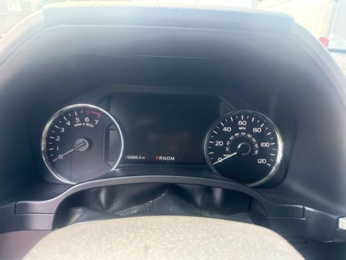 Used 2019 Ford F150 Lariat w/ Equipment Group 502A Luxury AWD/4WD image 4