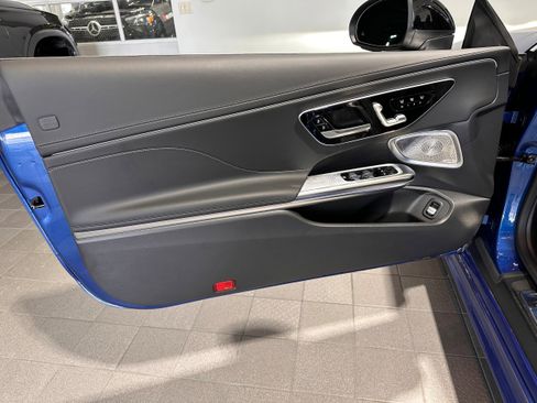 Certified 2024 Mercedes-Benz CLE 450 4MATIC Cabriolet w/ Driver Assistance Package image 10