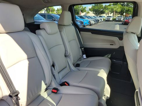 New 2026 Honda Odyssey EX-L image 10