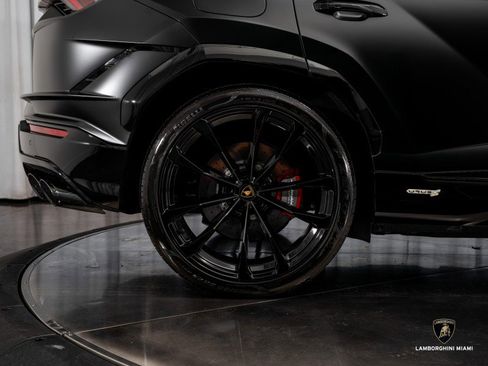 Used 2024 Lamborghini Urus S image 12