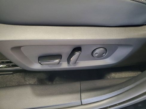 New 2026 Mitsubishi Outlander SEL image 7