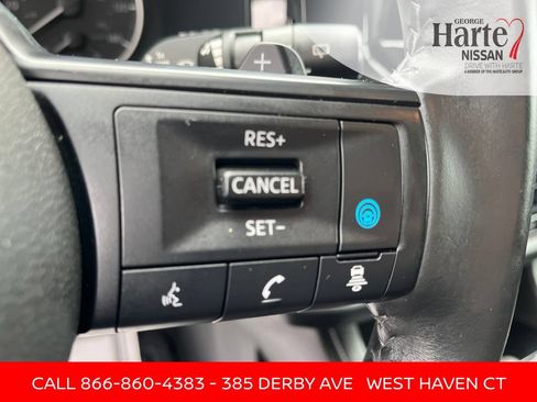 Certified 2025 Nissan Pathfinder SV AWD/4WD image 32