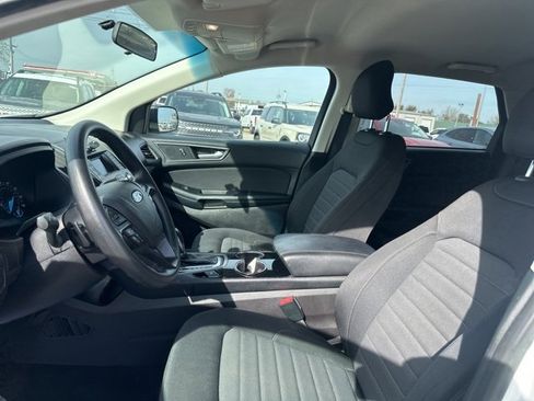 Used 2018 Ford Edge SE image 28