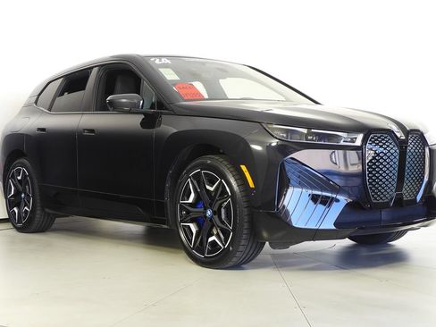 Used 2024 BMW iX xDrive50 w/ Sport Package AWD/4WD image 4