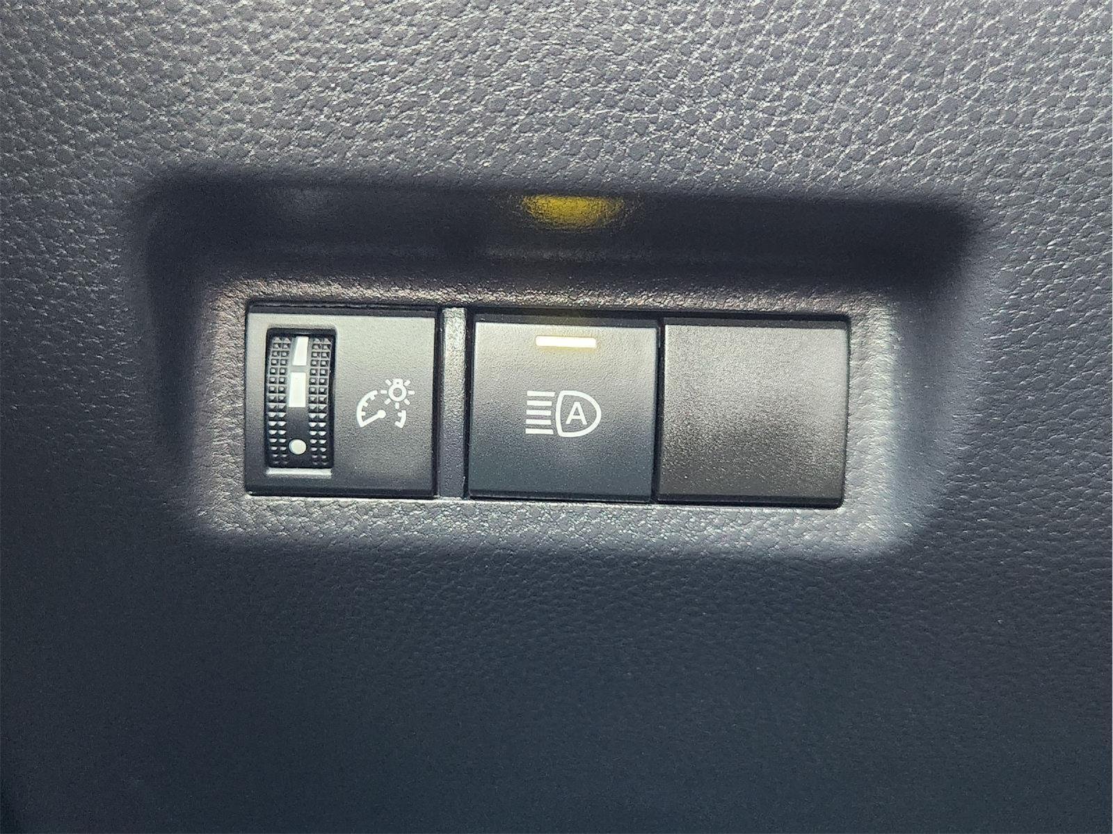 Used 2024 Toyota RAV4 LE FWD image 21