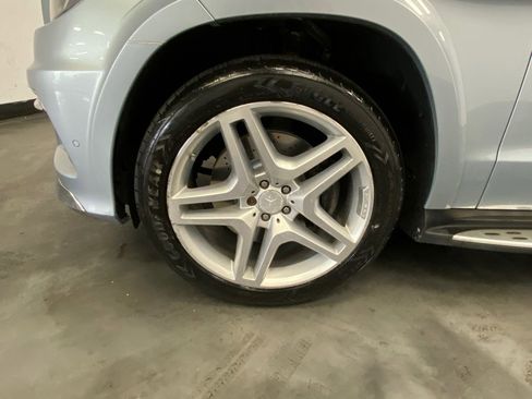 Used 2015 Mercedes-Benz GL 550 4MATIC image 19
