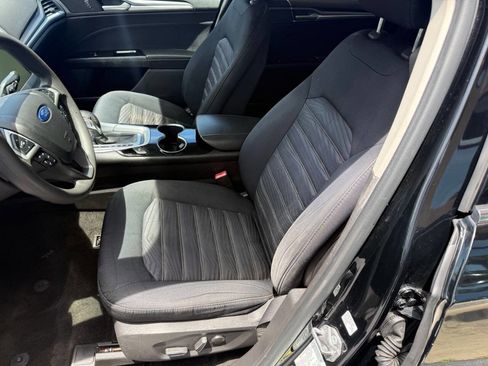 Used 2016 Ford Fusion SE FWD image 8