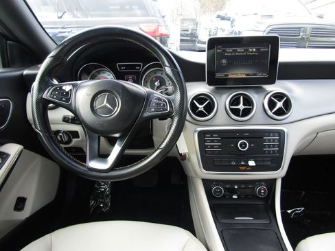 Used 2015 Mercedes-Benz CLA 250 image 12