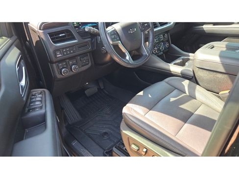 Used 2022 Chevrolet Tahoe Z71 w/ Z71 Off-Road Package AWD/4WD image 21