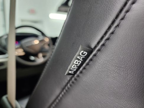 Used 2024 Chrysler Pacifica Touring-L image 43