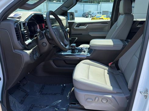 New 2026 Chevrolet Silverado 1500 LTZ w/ LTZ Premium Package AWD/4WD image 10
