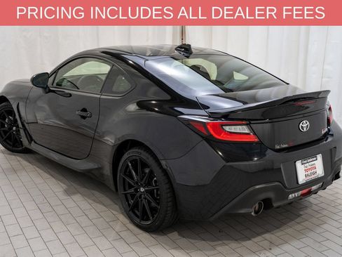 Used 2023 Toyota GR86 Premium RWD image 4