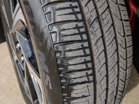 Used 2026 Lincoln Nautilus Premier w/ Jet Appearance Package image 6