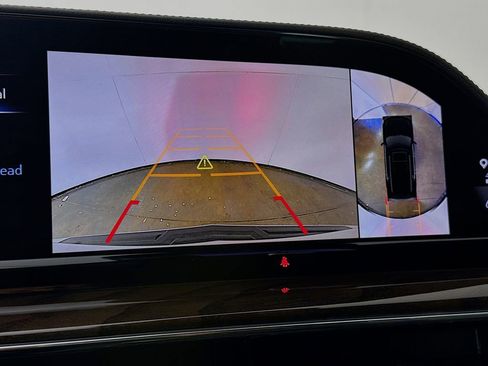 Used 2023 Cadillac Escalade Sport Platinum w/ LPO, ONYX Package image 16