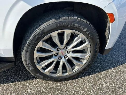 Used 2023 GMC Yukon XL Denali image 33