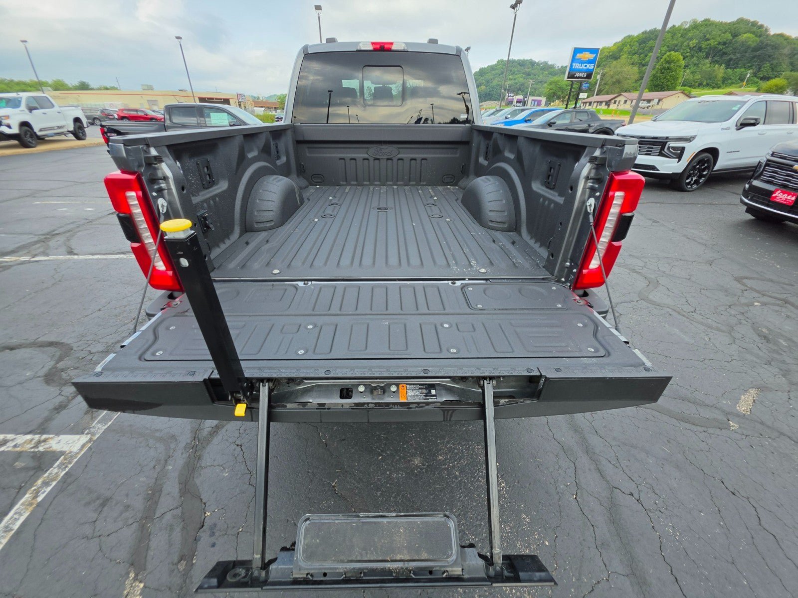 Used 2024 Ford F350 Lariat w/ Lariat Ultimate Package AWD/4WD image 20