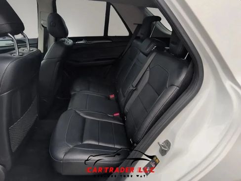 Used 2017 Mercedes-Benz GLE 550e image 28