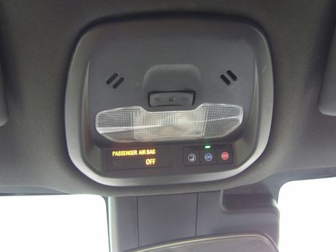 Used 2025 Buick Envista Sport Touring FWD image 19