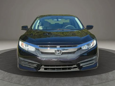 Used 2018 Honda Civic EX image 2
