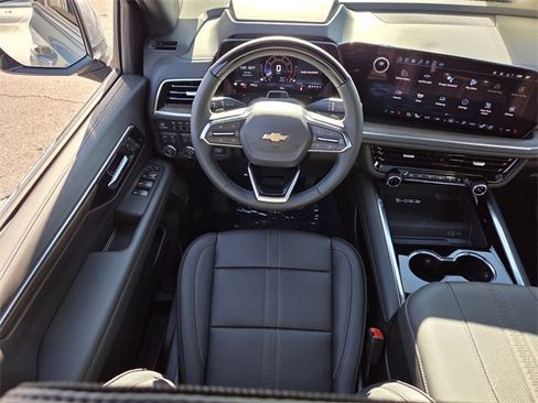 New 2025 Chevrolet Suburban High Country image 8
