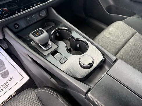 Certified 2024 Nissan Rogue SV image 23