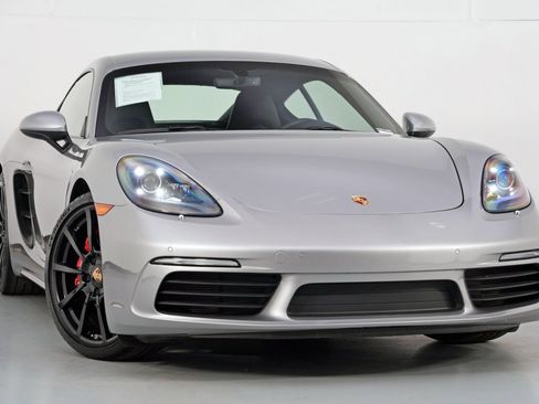 Used 2018 Porsche 718 Cayman S w/ Sport Chrono Package image 4