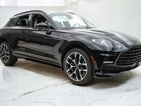 Used 2023 Aston Martin DBX 707 image 16