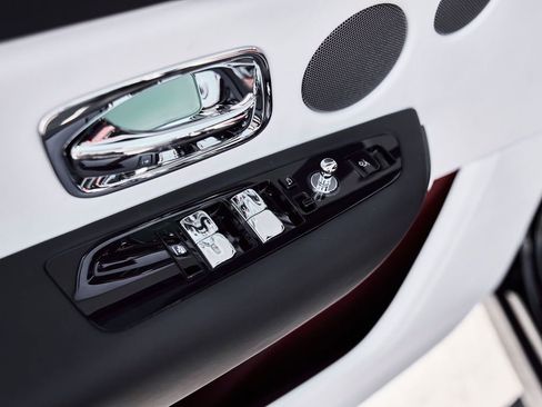 Used 2026 Rolls-Royce Cullinan image 36