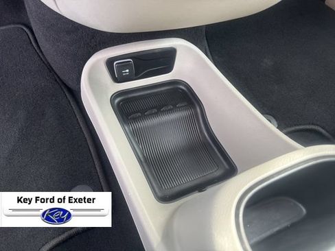 Used 2023 Chrysler Pacifica Touring-L FWD image 22