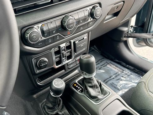 New 2026 Jeep Gladiator Sport image 10